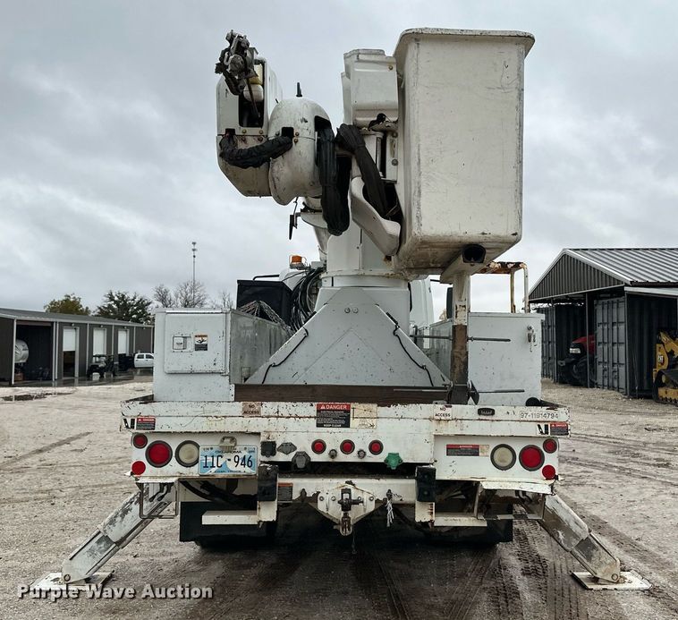 image for item DL0483 2009 International DuraStar 4300 bucket truck