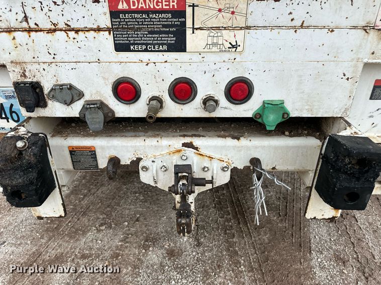 image for item DL0483 2009 International DuraStar 4300 bucket truck