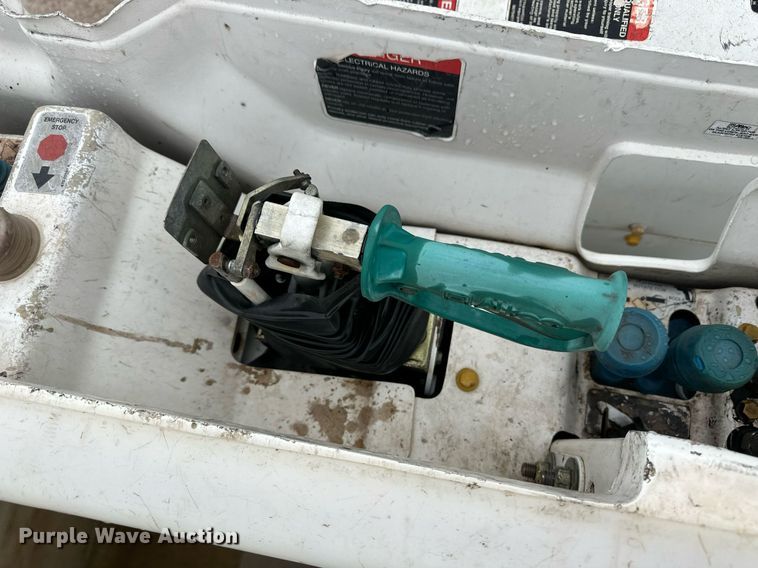 image for item DL0483 2009 International DuraStar 4300 bucket truck