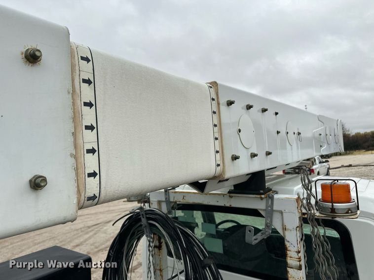 image for item DL0483 2009 International DuraStar 4300 bucket truck