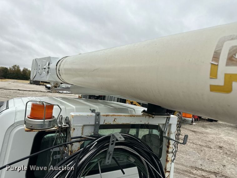 image for item DL0483 2009 International DuraStar 4300 bucket truck