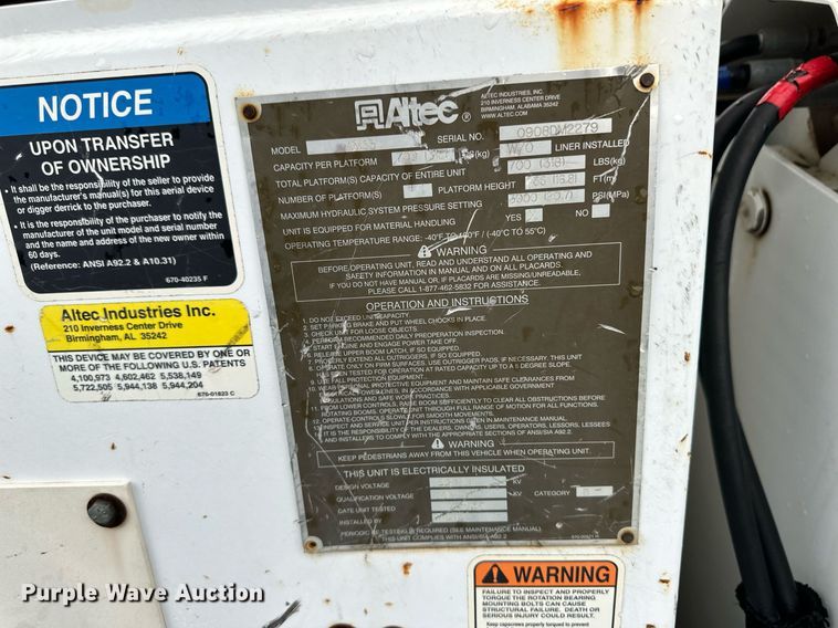 image for item DL0483 2009 International DuraStar 4300 bucket truck