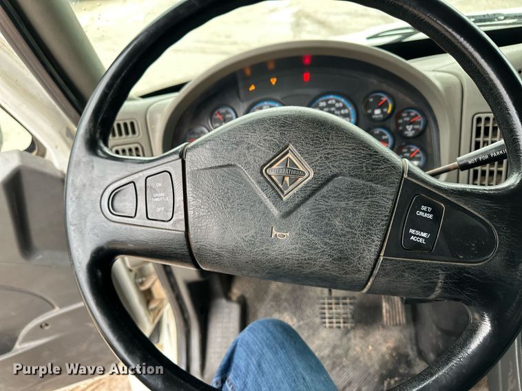 image for item DL0483 2009 International DuraStar 4300 bucket truck