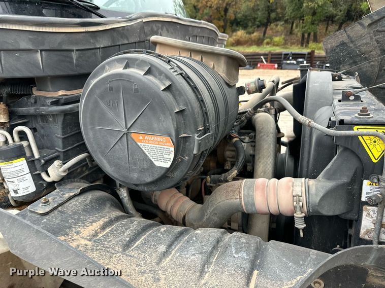 image for item DL0483 2009 International DuraStar 4300 bucket truck