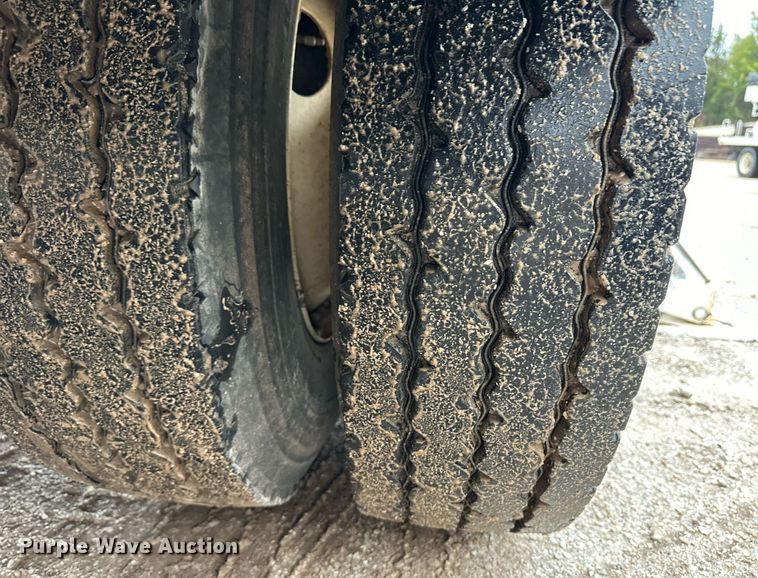 image for item DL0483 2009 International DuraStar 4300 bucket truck