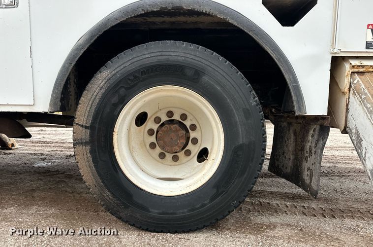 image for item DL0483 2009 International DuraStar 4300 bucket truck