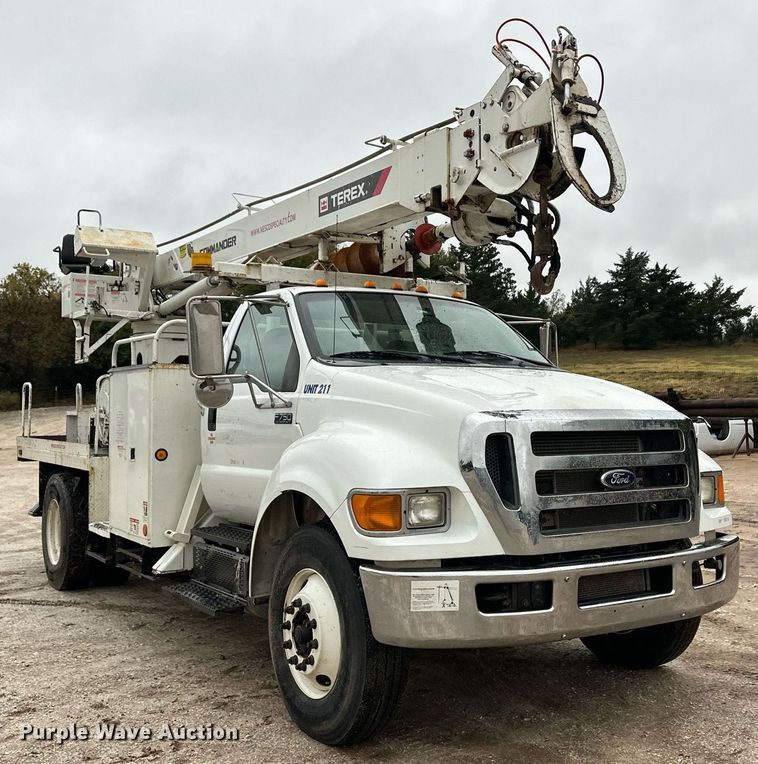 image for item DL0484 2015 Ford F750 Super Duty digger derrick truck