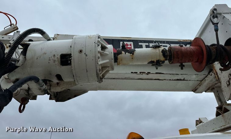 image for item DL0484 2015 Ford F750 Super Duty digger derrick truck