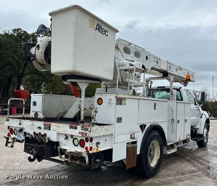 image for item DL0485 2011 Ford F750 Super Duty bucket truck