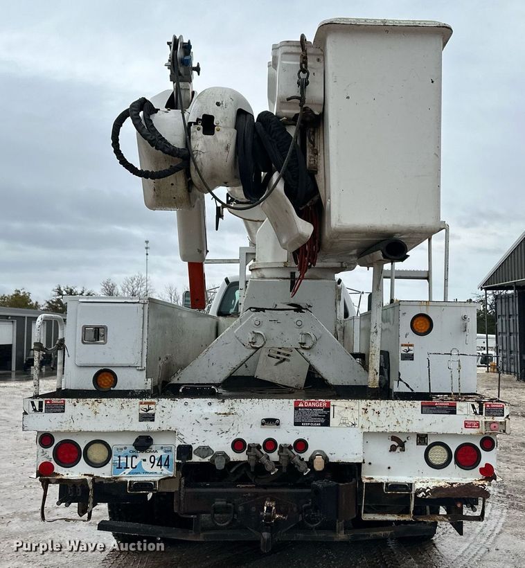 image for item DL0485 2011 Ford F750 Super Duty bucket truck