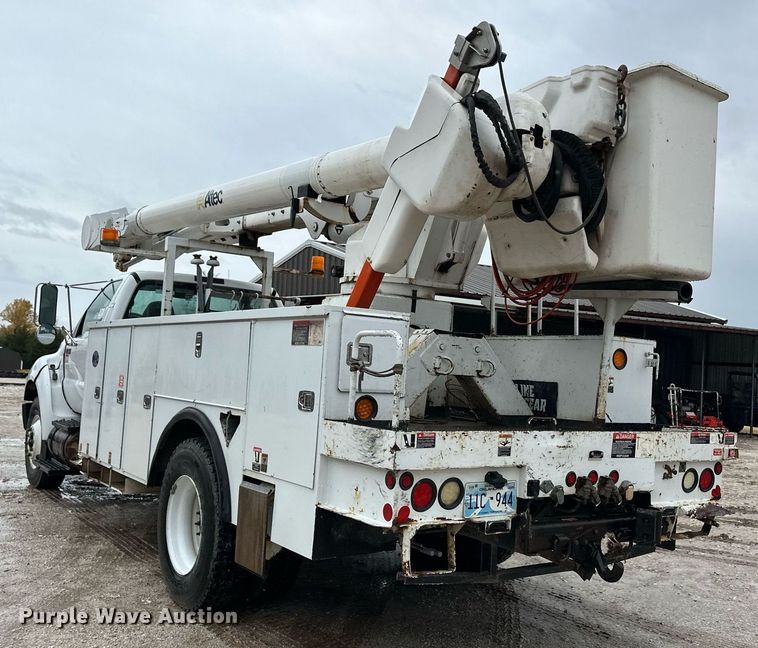 image for item DL0485 2011 Ford F750 Super Duty bucket truck