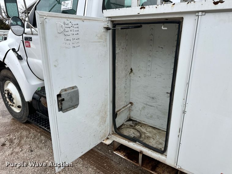 image for item DL0485 2011 Ford F750 Super Duty bucket truck