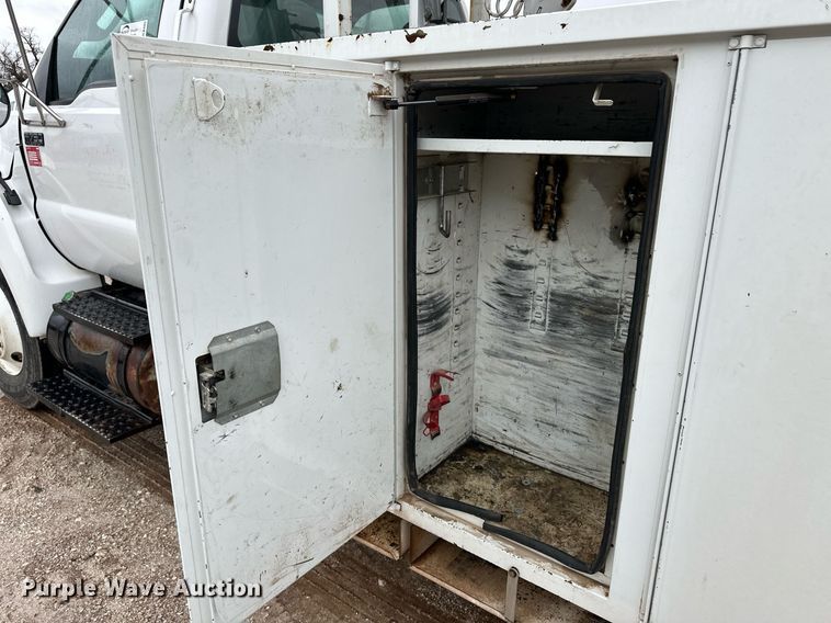 image for item DL0485 2011 Ford F750 Super Duty bucket truck