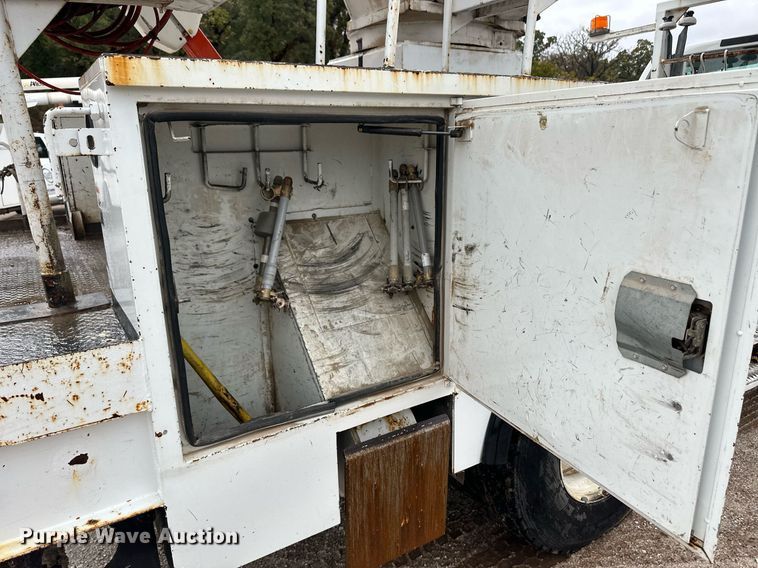 image for item DL0485 2011 Ford F750 Super Duty bucket truck