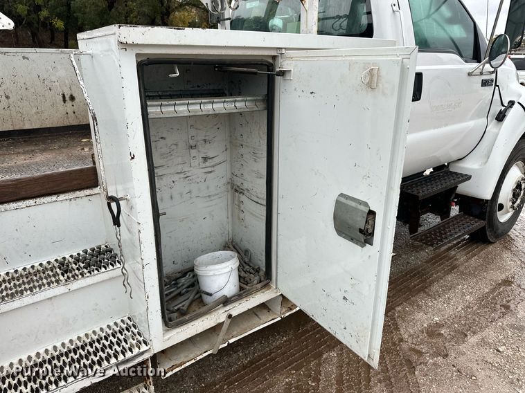 image for item DL0485 2011 Ford F750 Super Duty bucket truck