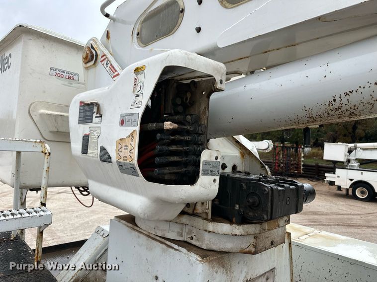 image for item DL0485 2011 Ford F750 Super Duty bucket truck