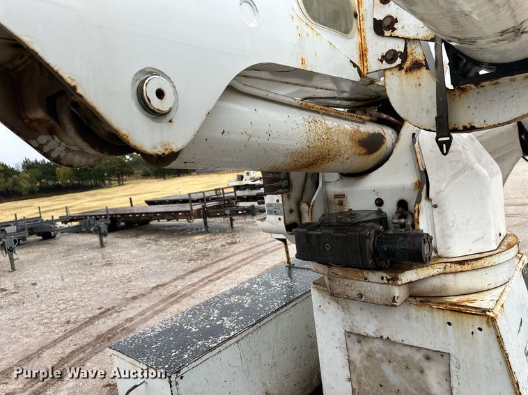 image for item DL0485 2011 Ford F750 Super Duty bucket truck