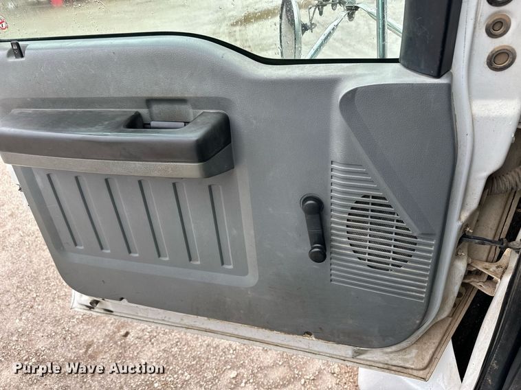 image for item DL0485 2011 Ford F750 Super Duty bucket truck