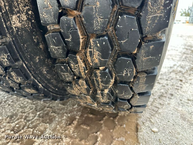 image for item DL0485 2011 Ford F750 Super Duty bucket truck