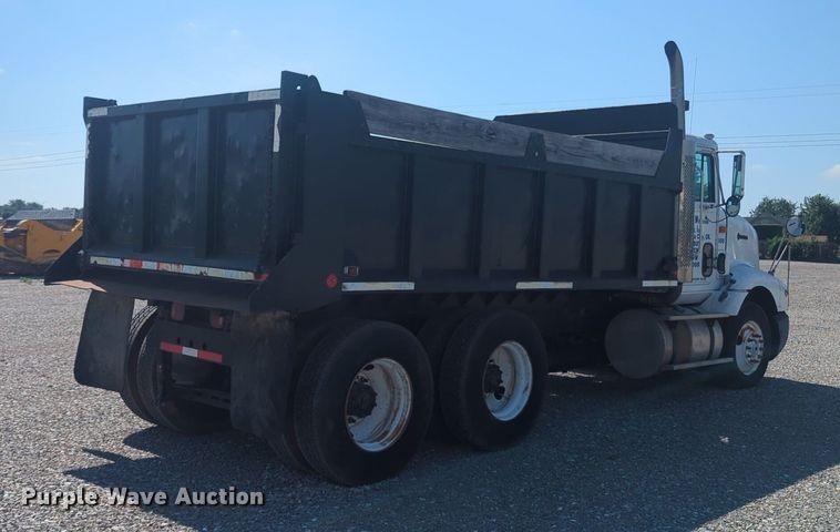 image for item DL1049 1994 International 9200 dump truck