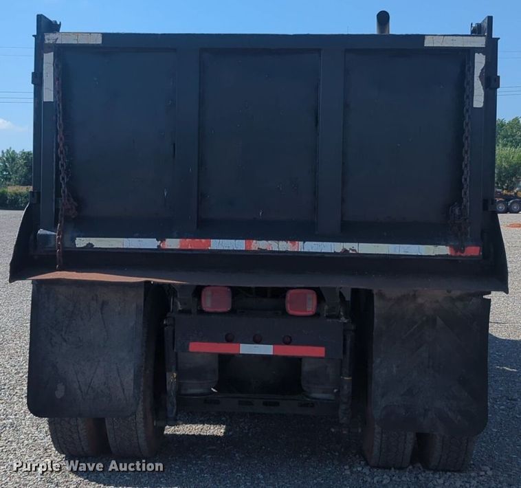 image for item DL1049 1994 International 9200 dump truck