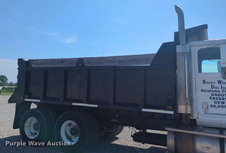 image for item DL1049 1994 International 9200 dump truck