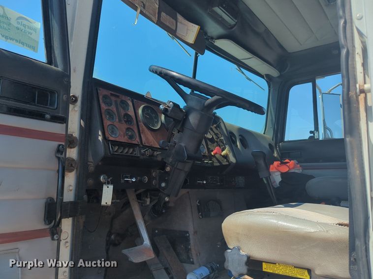 image for item DL1049 1994 International 9200 dump truck