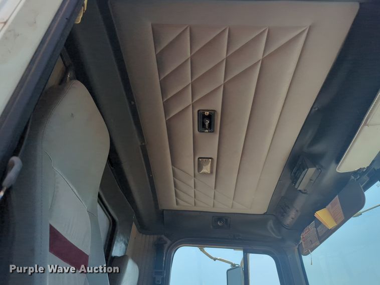 image for item DL1049 1994 International 9200 dump truck