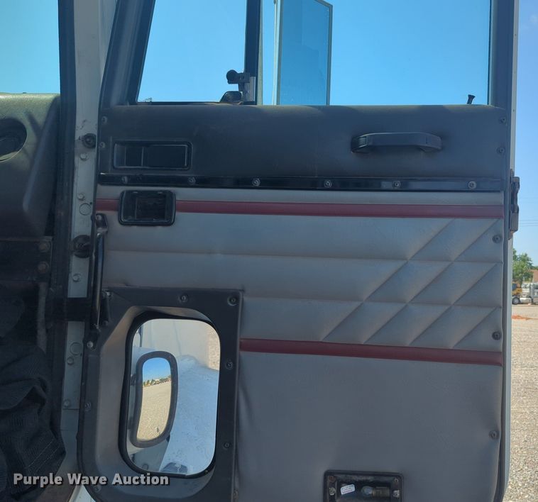 image for item DL1049 1994 International 9200 dump truck