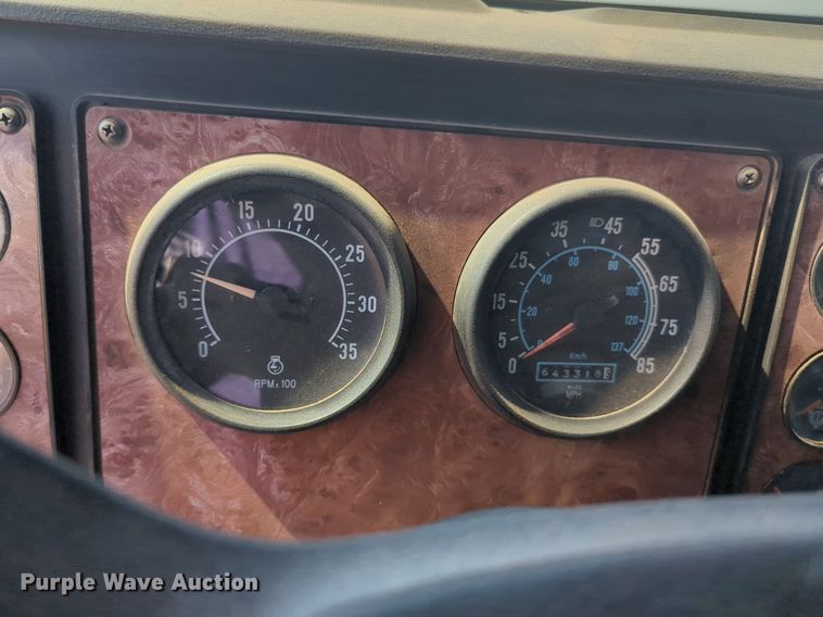 image for item DL1049 1994 International 9200 dump truck