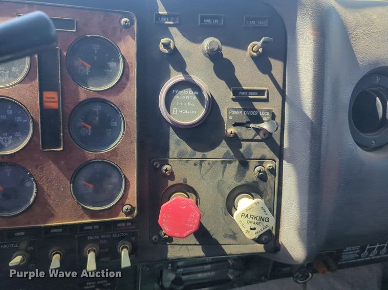 image for item DL1049 1994 International 9200 dump truck