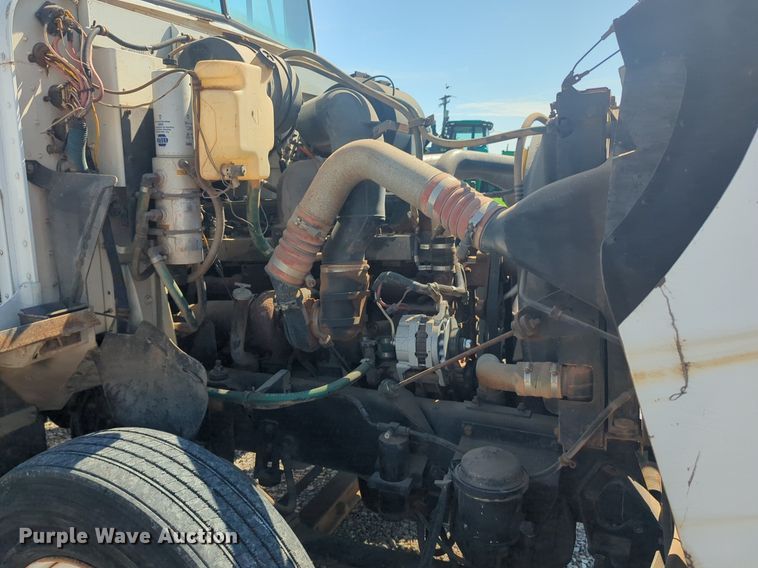 image for item DL1049 1994 International 9200 dump truck