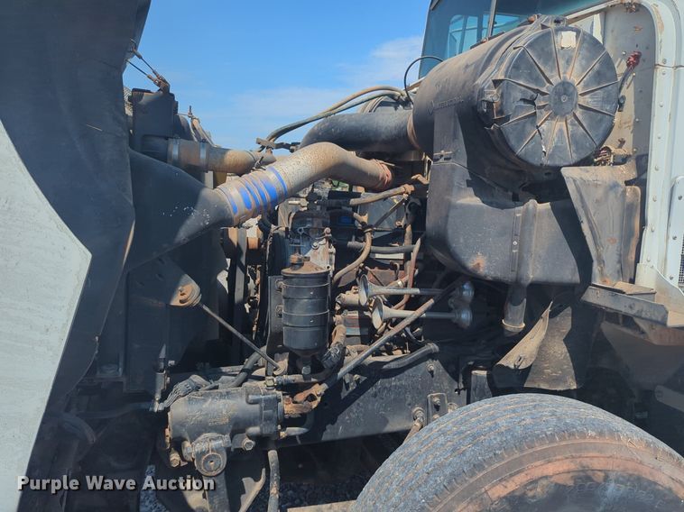 image for item DL1049 1994 International 9200 dump truck