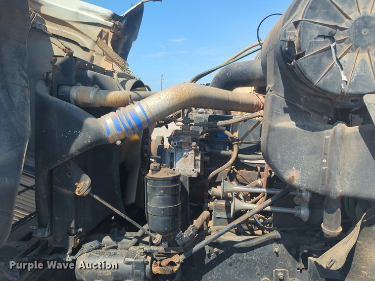 image for item DL1049 1994 International 9200 dump truck