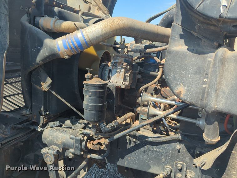 image for item DL1049 1994 International 9200 dump truck