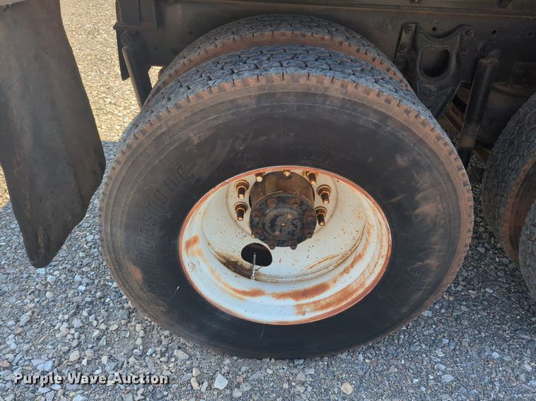 image for item DL1049 1994 International 9200 dump truck