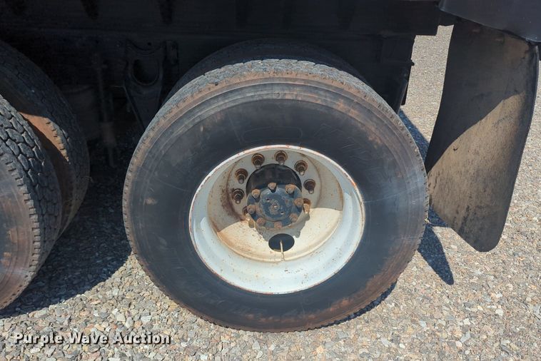 image for item DL1049 1994 International 9200 dump truck