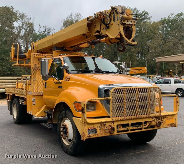 image for item DM1841 2009 Ford F750 digger derrick truck
