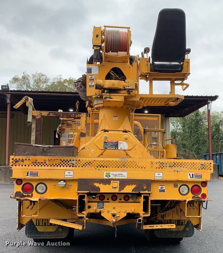 image for item DM1841 2009 Ford F750 digger derrick truck