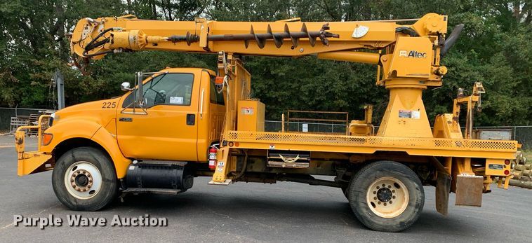 image for item DM1841 2009 Ford F750 digger derrick truck
