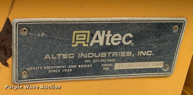 image for item DM1841 2009 Ford F750 digger derrick truck