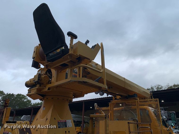 image for item DM1841 2009 Ford F750 digger derrick truck