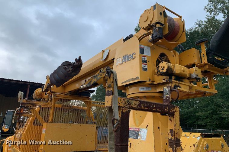 image for item DM1841 2009 Ford F750 digger derrick truck