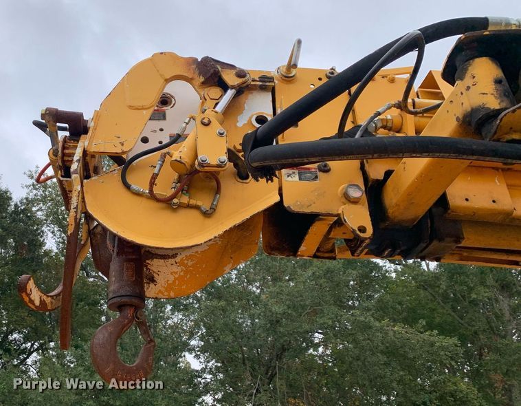 image for item DM1841 2009 Ford F750 digger derrick truck