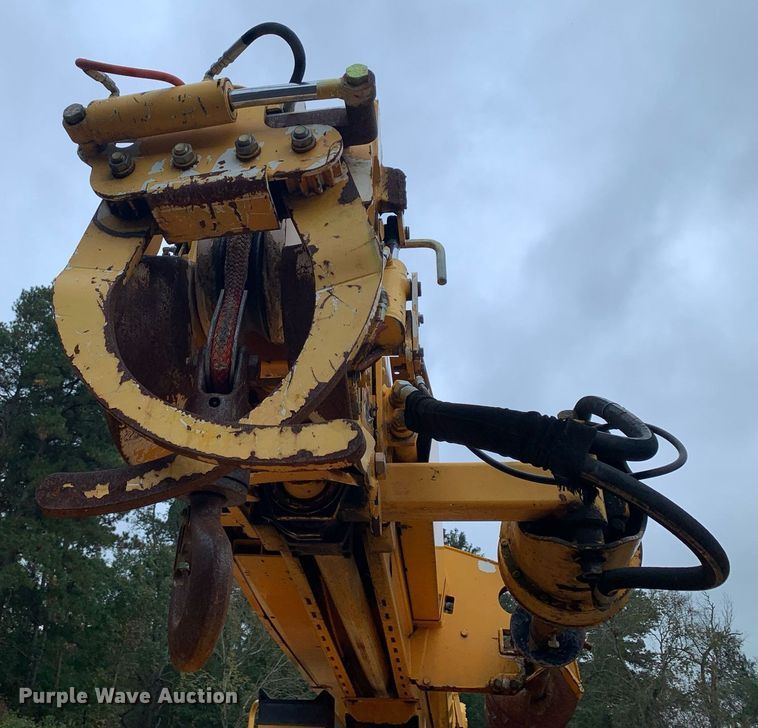 image for item DM1841 2009 Ford F750 digger derrick truck