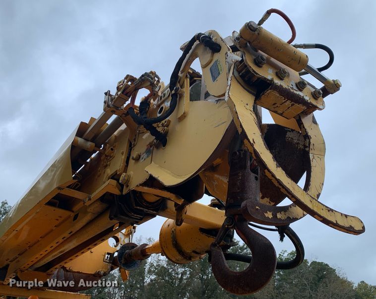 image for item DM1841 2009 Ford F750 digger derrick truck