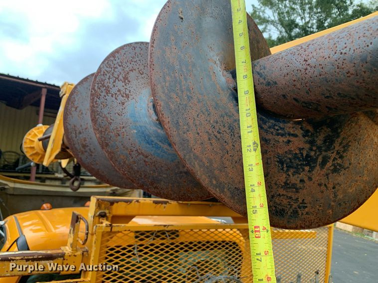 image for item DM1841 2009 Ford F750 digger derrick truck