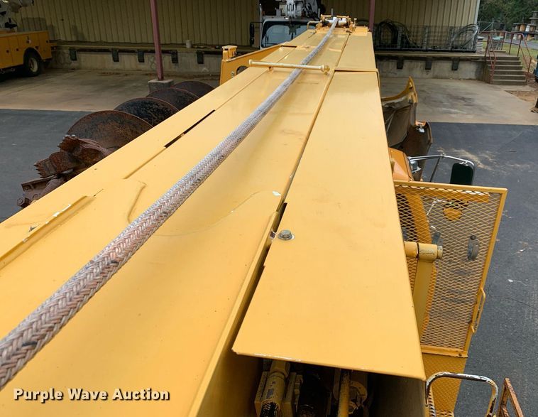 image for item DM1841 2009 Ford F750 digger derrick truck