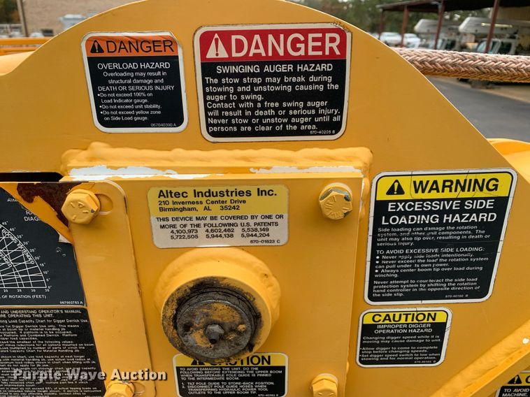 image for item DM1841 2009 Ford F750 digger derrick truck