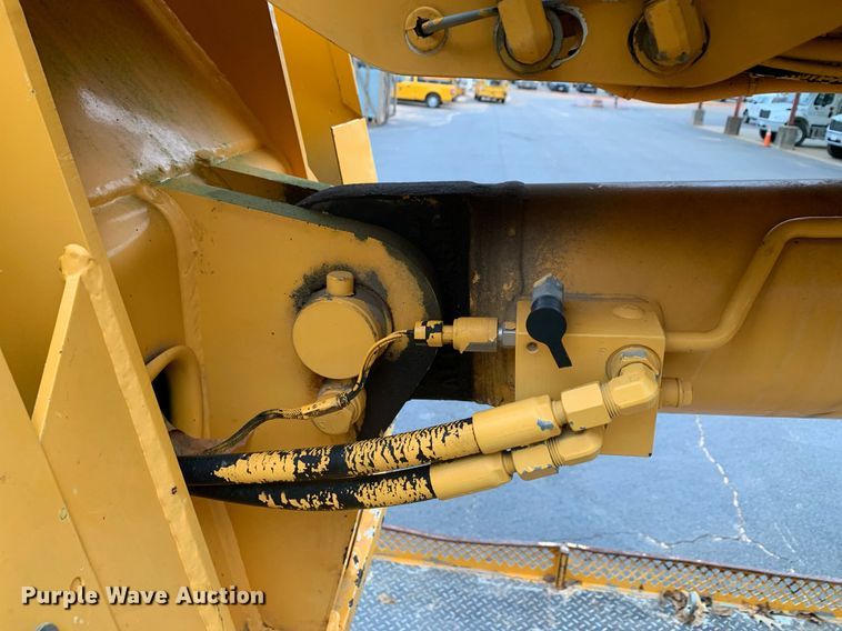 image for item DM1841 2009 Ford F750 digger derrick truck